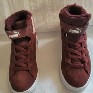 Girls puma sneakers
